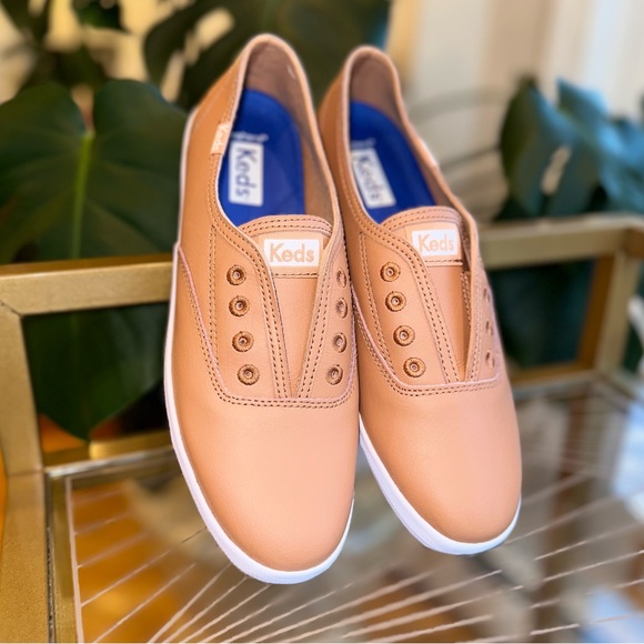 Keds Shoes - NWOT Keds Brown Leather Slip On Softerra Sneaker Shoes, Rainbow Back Detail, 6.5